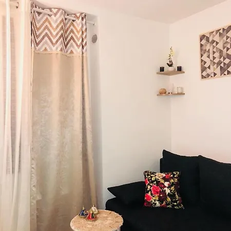 La Maison De L'alesia 4* Paris